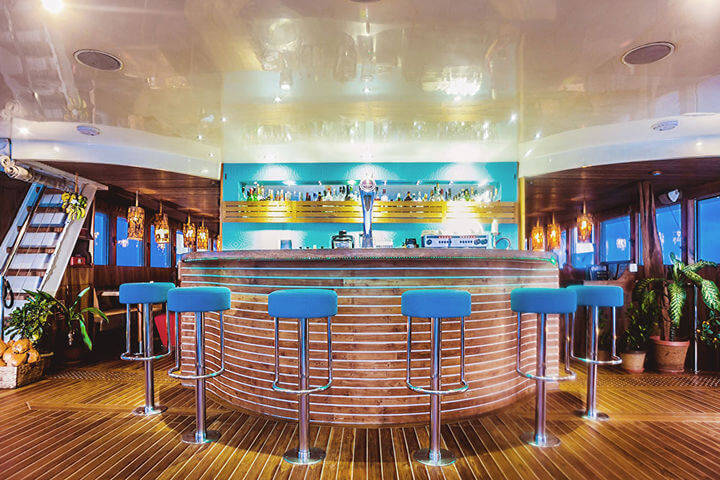 ScubaSpa Yang bar